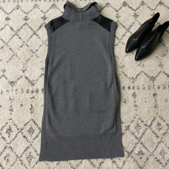 Banana Republic Sleeveless Tunic Sweater - Picture 2 of 6